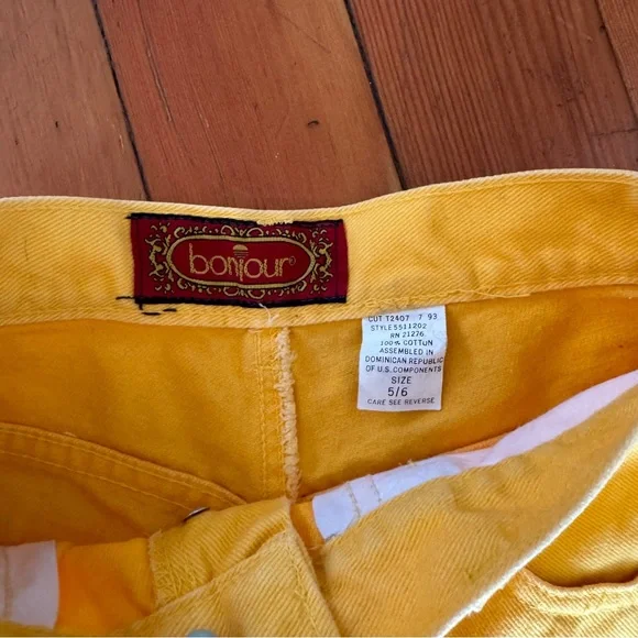 Vintage 80’s Yellow Bonjour Shorts - Picture 4 of 7
